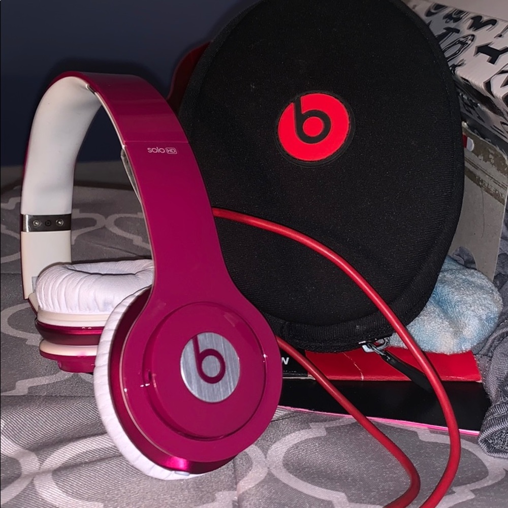 Beats - Picture 2 of 3